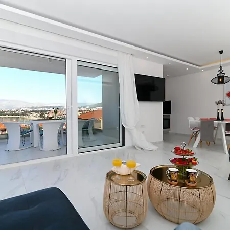 Apartment Karo