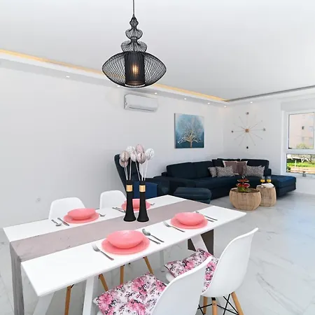 Apartment Karo *