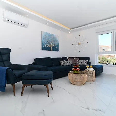 Karo Apartment